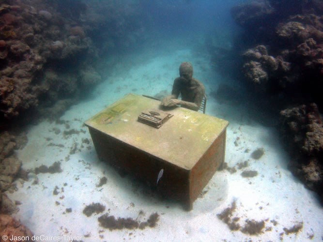 underwater-sculptures-artist-jason-decaires-taylor-artificial-reefs-20